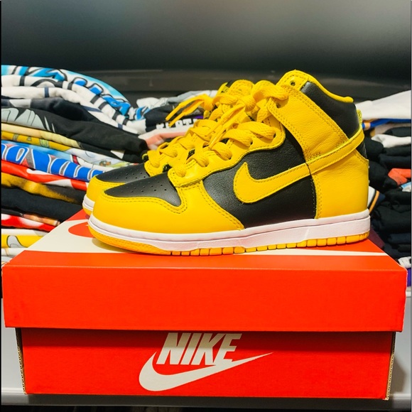 Nike Dunk High “Varsity Maize” - Picture 2 of 5